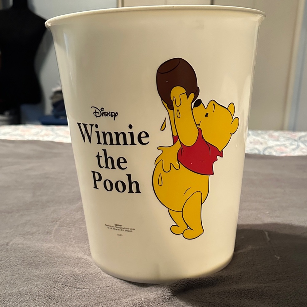 Disney Winnie the Pooh Wastebasket